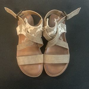 ANIMAL PRINT SANDALS